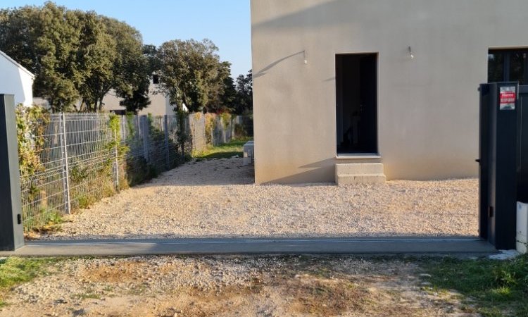 Pose d'un portail automatique en alu gris anthracite à Orange